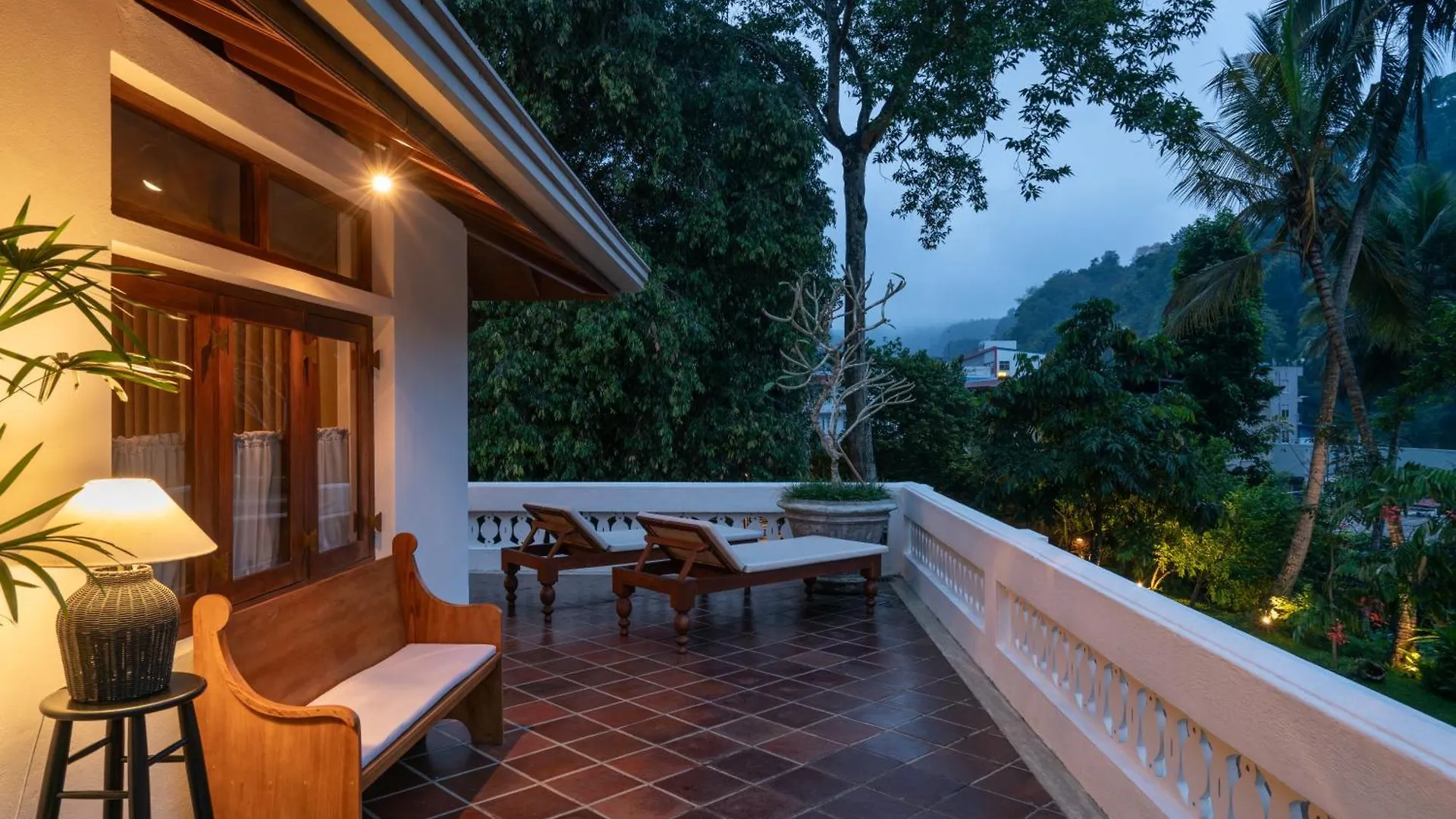 Taru Villas Kandy Hotel