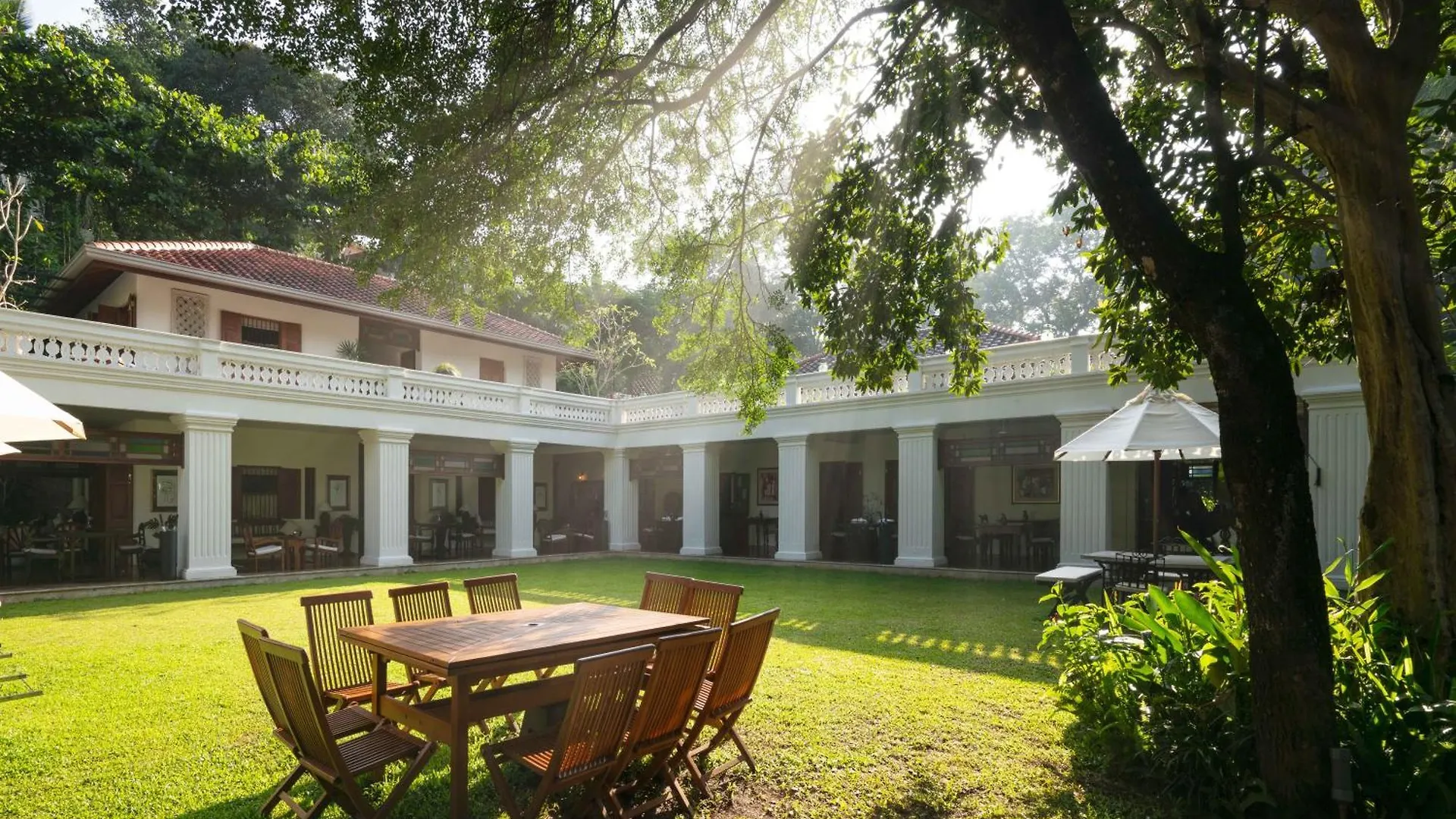 Hotel Taru Villas Kandy